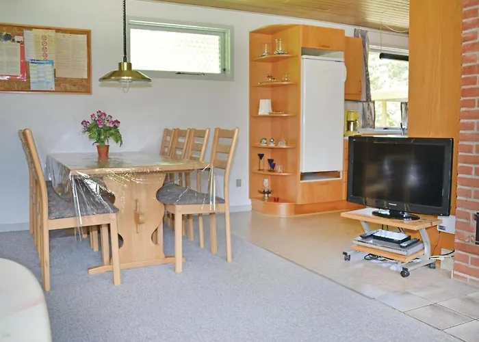 Skovskaden Xi Nyaraló